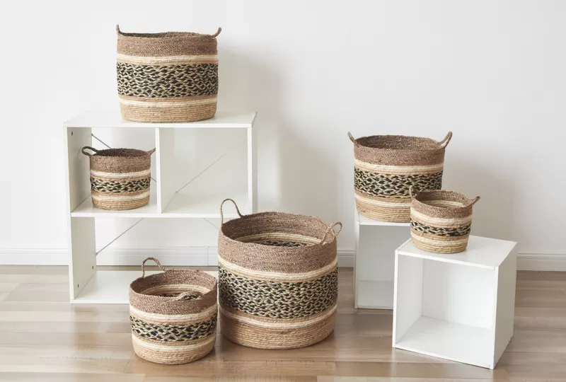 Set of 6 Seagrass Corn Husk Woven Storage Baskets